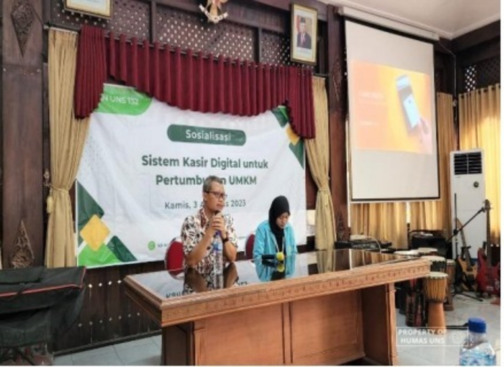 RG Mathematical Soft Computing UNS Provides Digital Literacy Strategies for Financial Management in SMEs