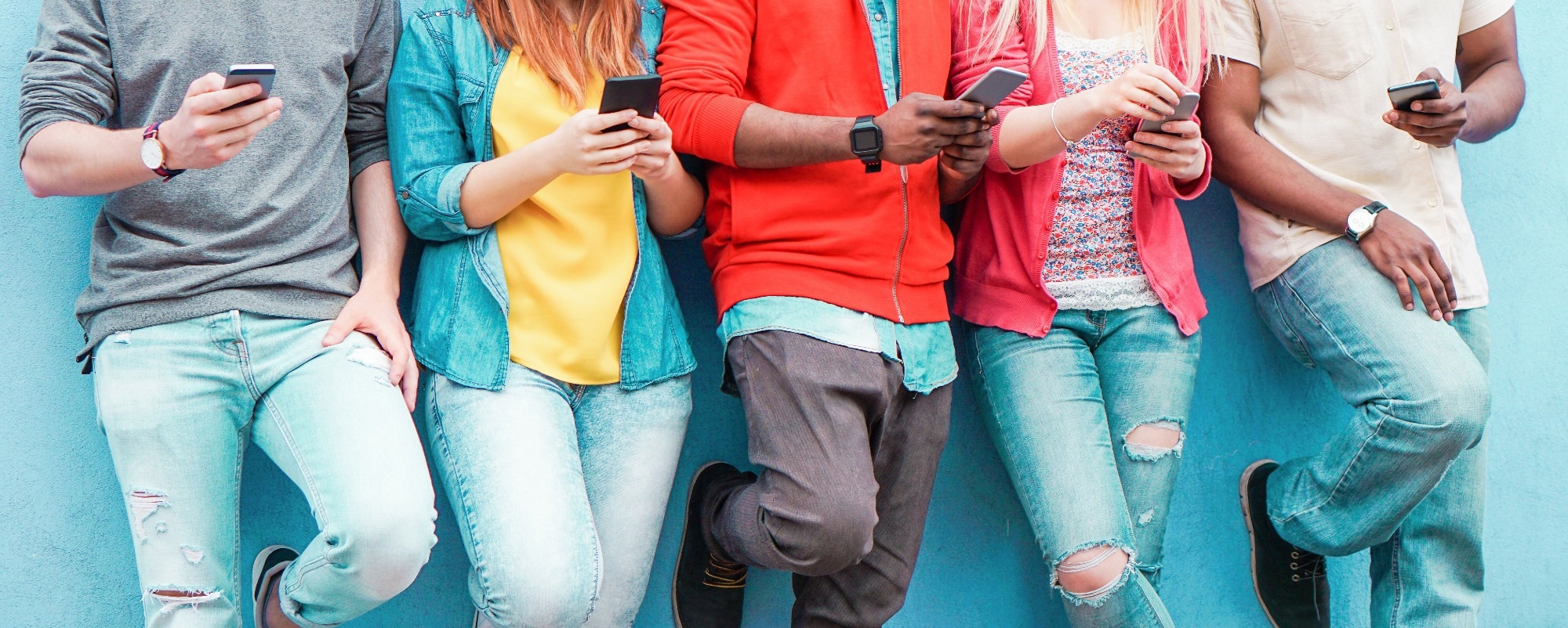 Increased internet use linked to higher anxiety in teens, research shows