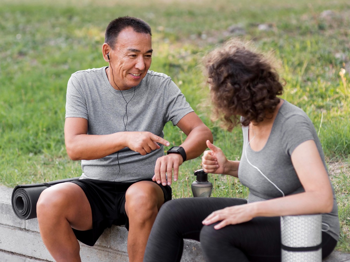Effectiveness of Outpatient Chronic Pain Management for Middle-Aged Patients by Internet Hospitals: Retrospective Cohort Study