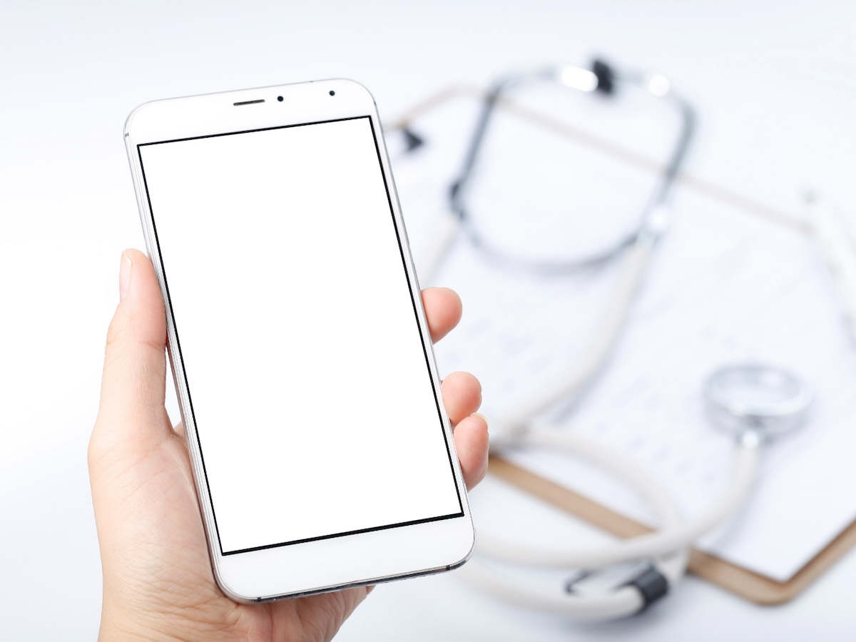 Insights Into How mHealth Applications Could Be Introduced Into Standard Hypertension Care in Germany: Qualitative Study With German Cardiologists and General Practitioners