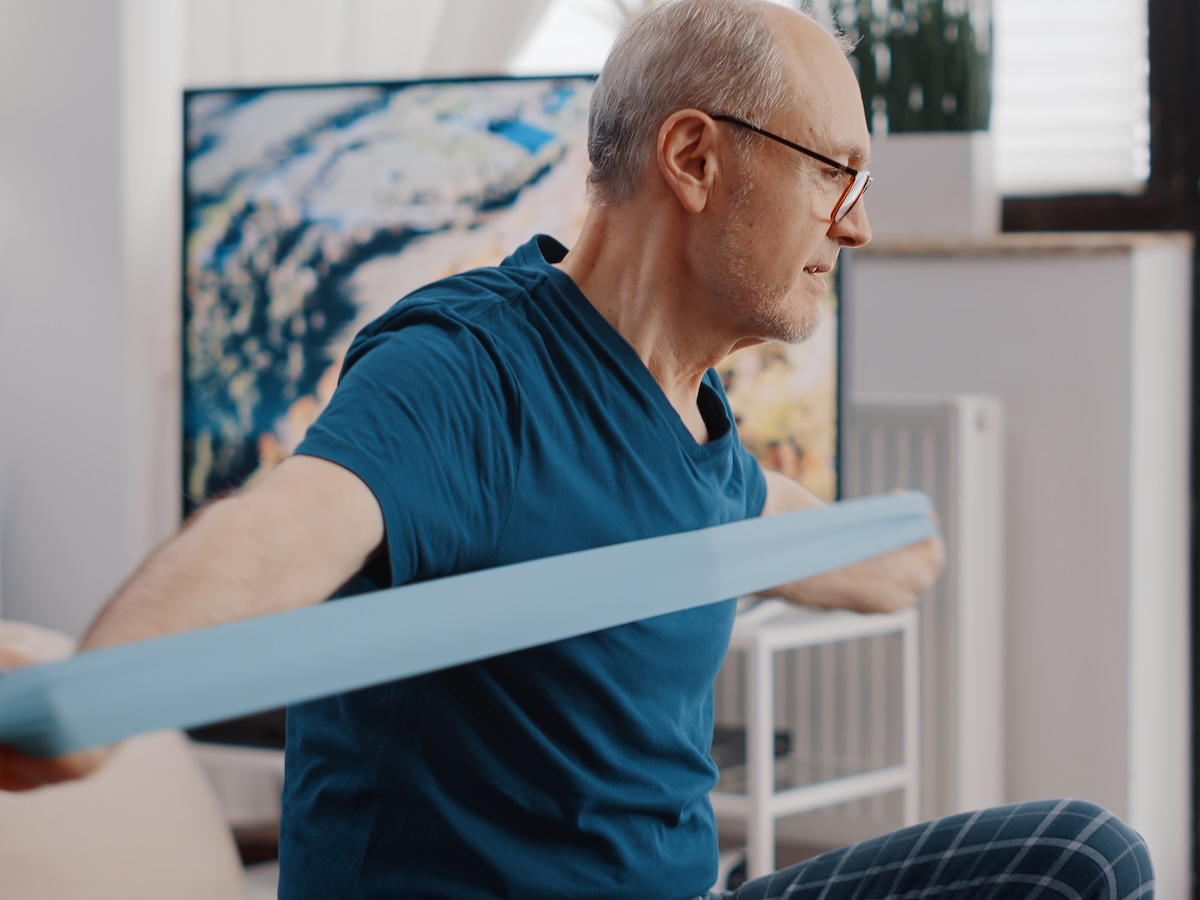 A Machine Learning Model for Predicting Sarcopenia Among Middle-Aged Adults: Development and External Validation