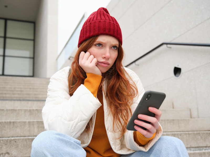 A Social Support Just-in-Time Adaptive Intervention for Individuals With Depressive Symptoms: Feasibility Study With a Microrandomized Trial Design