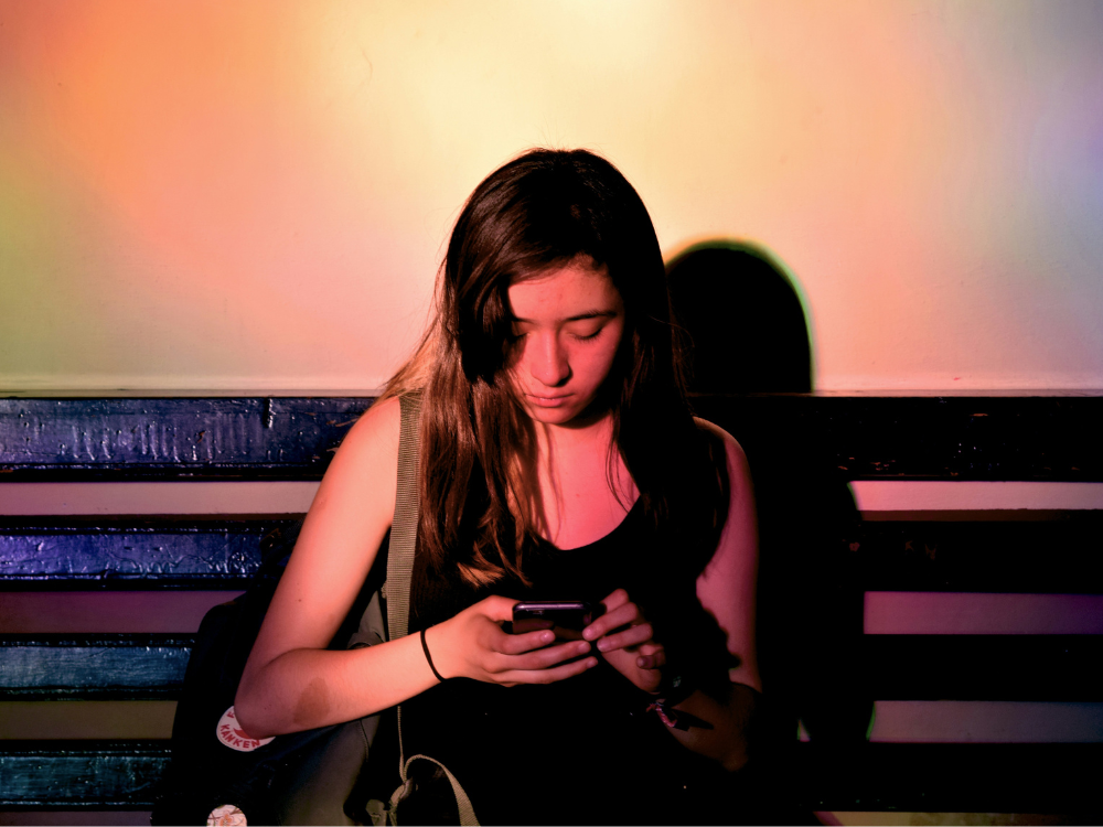 Exploring the Characteristics of Online Counseling Chat Services for Youth in Europe: Web Search Study