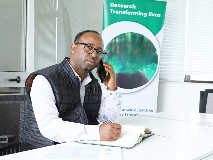 Mobile Health–Supported Active Syndrome Surveillance for COVID-19 Early Case Finding in Addis Ababa, Ethiopia: Comparative Study