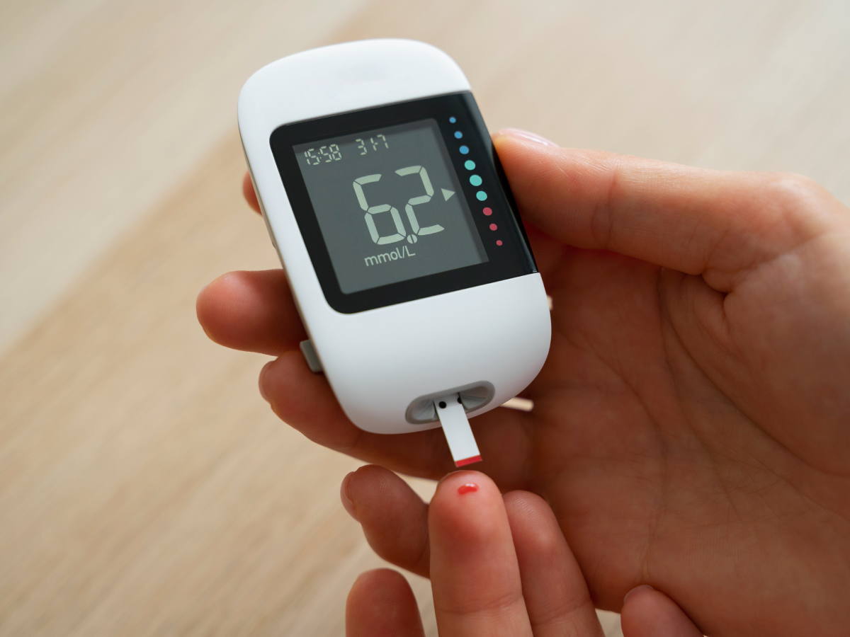 Machine Learning Models for Blood Glucose Level Prediction in Patients With Diabetes Mellitus: Systematic Review and Network Meta-Analysis