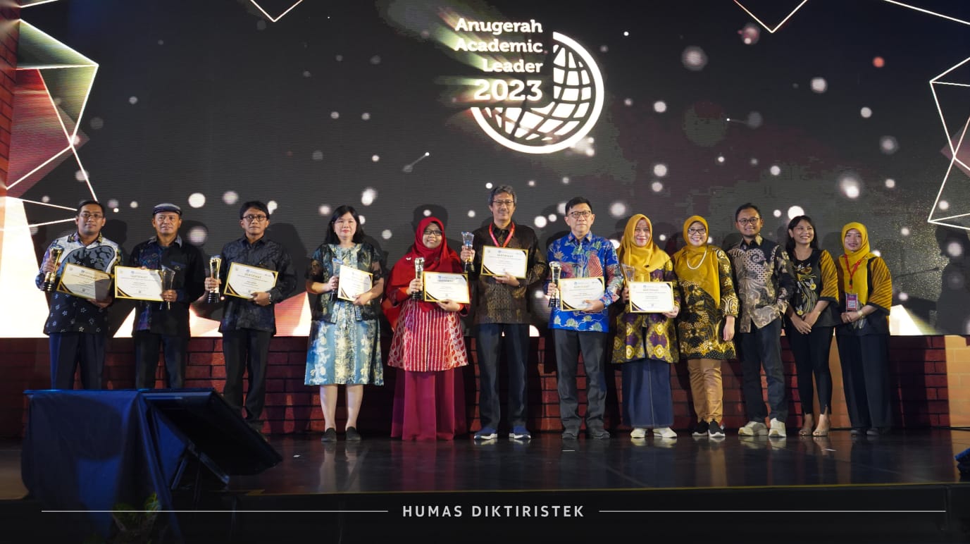 Two UNS Lecturers Receive Academic Leader Awards from the Ministry of Education, Culture, Research, and Technology